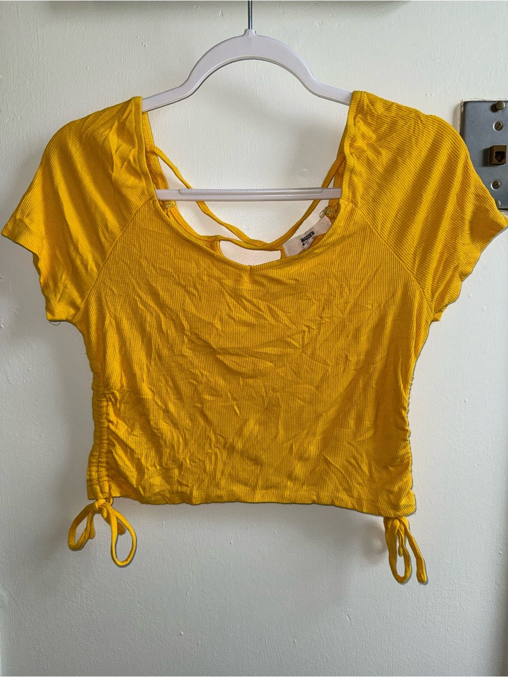 Madden NYC Yellow Ribbed Cinched Side Crop Top XL
